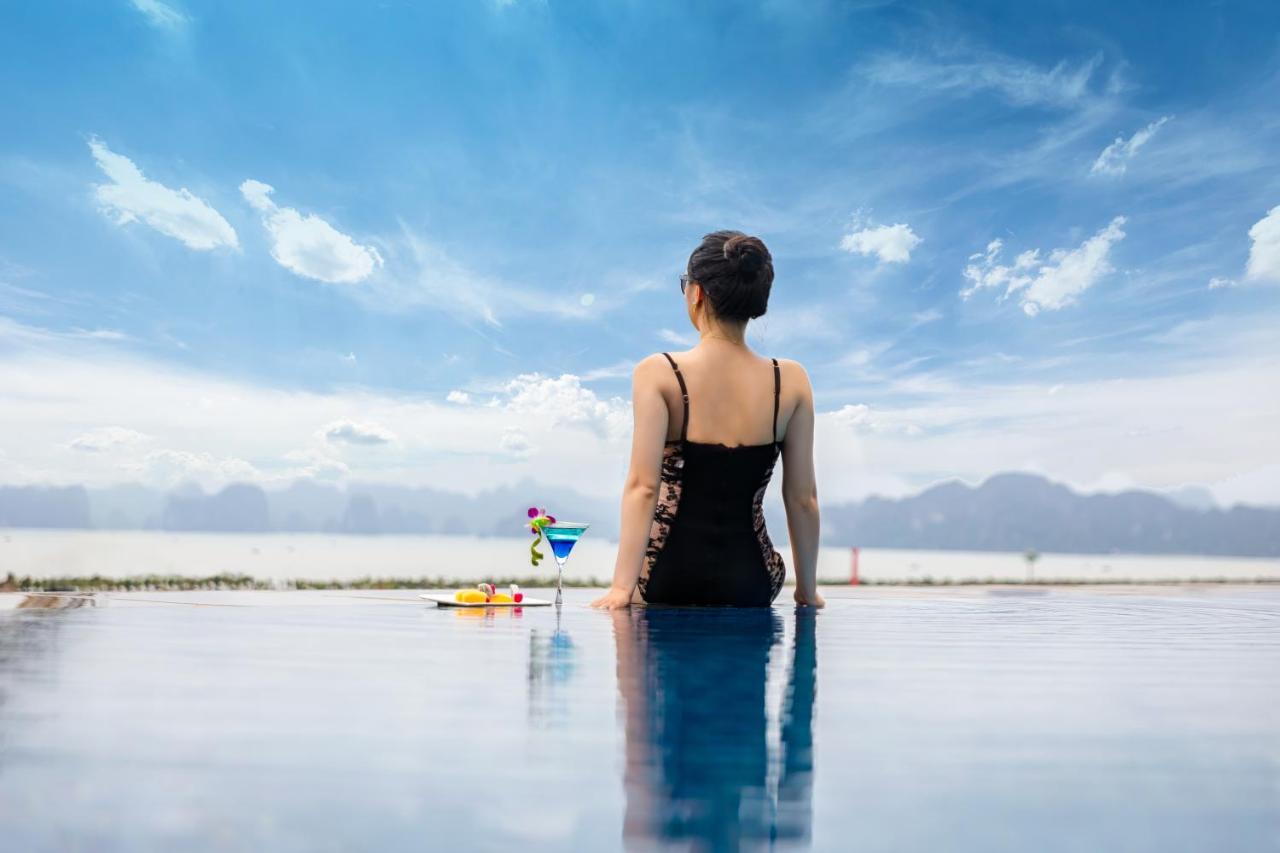 Muong Thanh Luxury Ha Long Centre Hotel Bagian luar foto