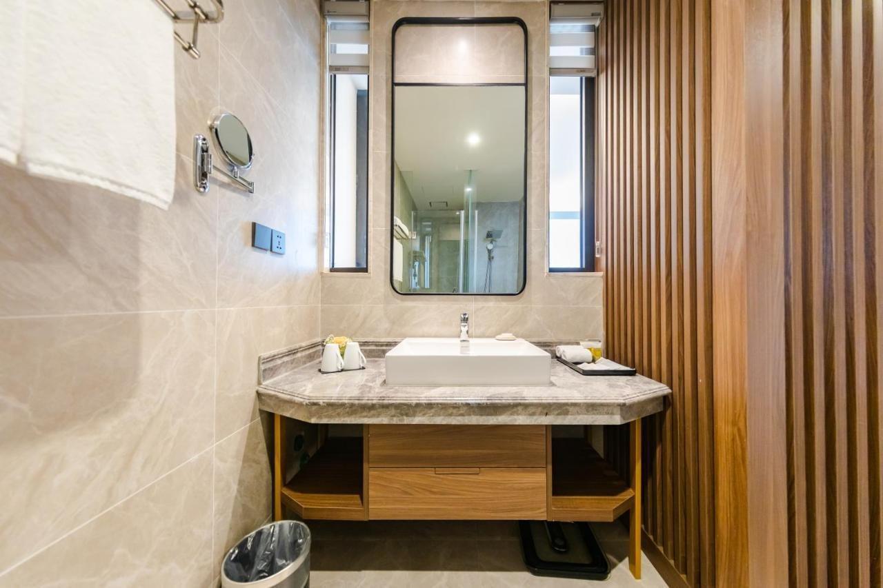 Muong Thanh Luxury Ha Long Centre Hotel Bagian luar foto
