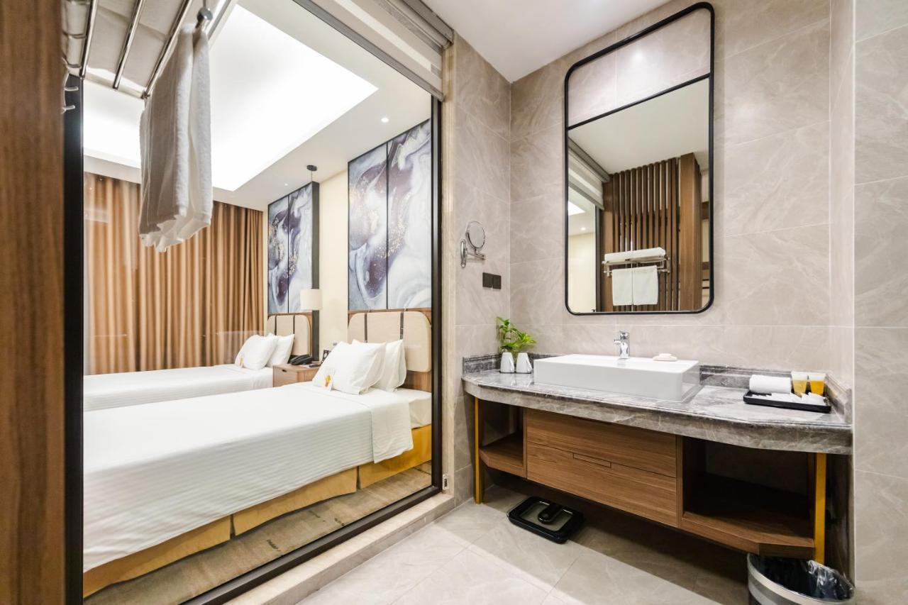 Muong Thanh Luxury Ha Long Centre Hotel Bagian luar foto